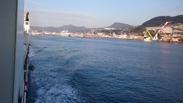 五島つばきマラソンの前後～長崎港から福江港へ向かうフェリーにて